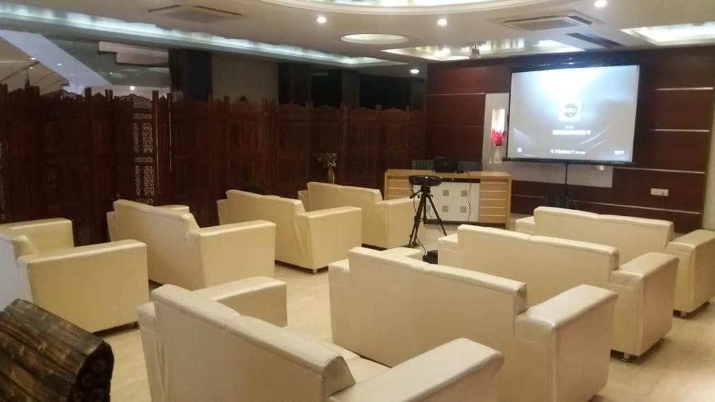 Hotel Yash Inn Mirzāpur Exteriér fotografie