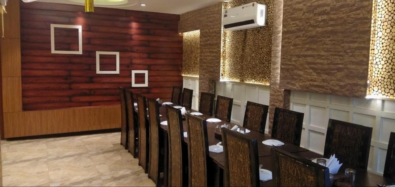 Hotel Yash Inn Mirzāpur Exteriér fotografie